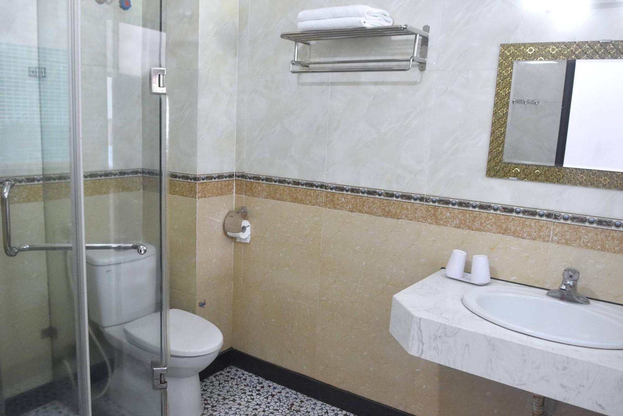 Thanh Hang Hotel Near Emerald My Dinh Hanoi Bagian luar foto