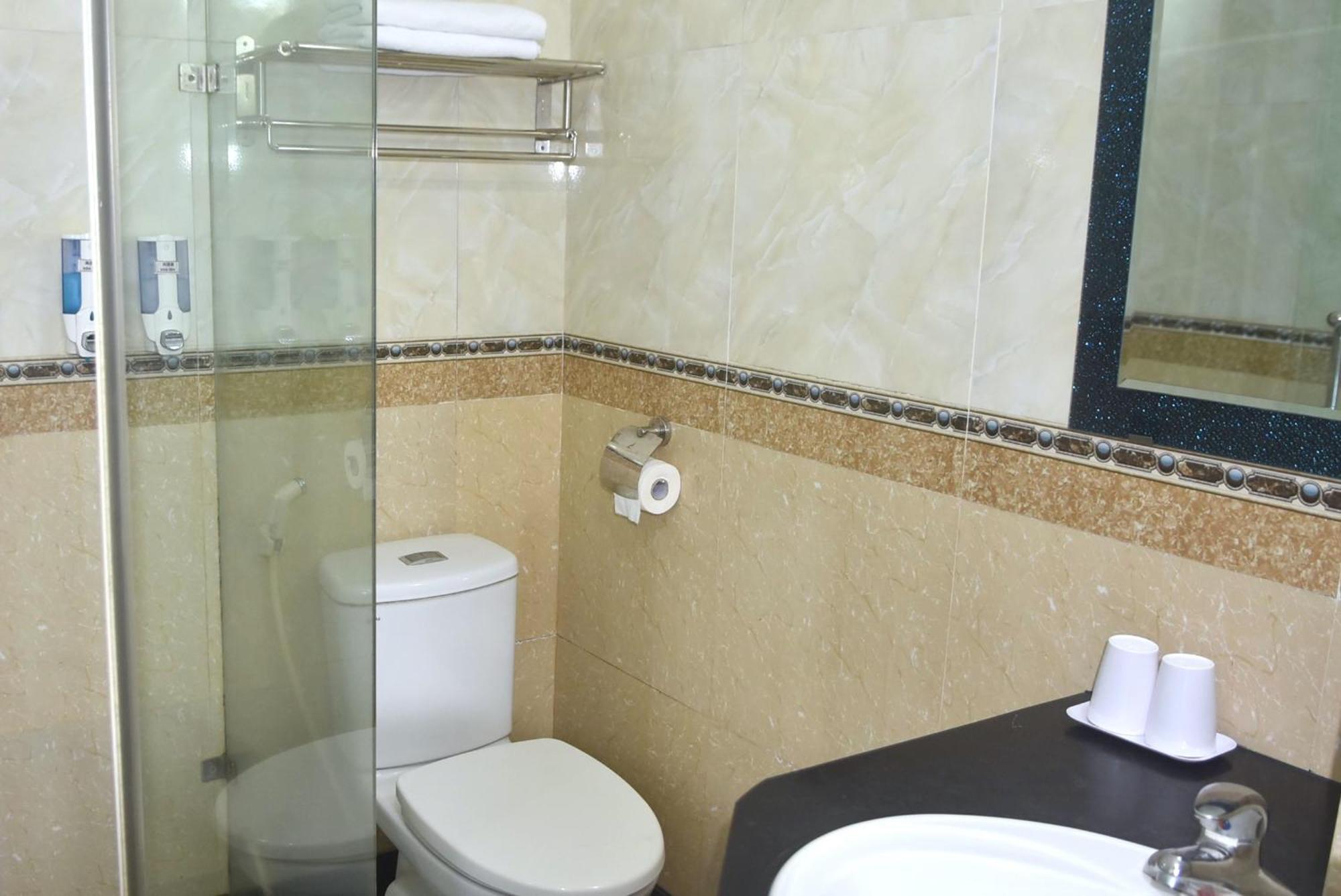 Thanh Hang Hotel Near Emerald My Dinh Hanoi Bagian luar foto